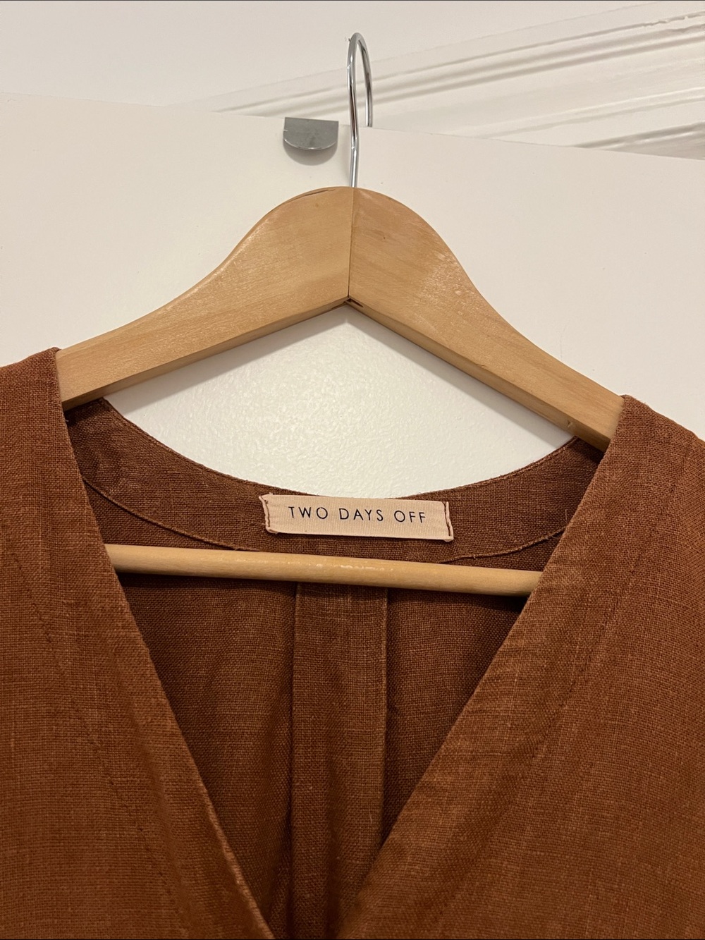 Two Days Off Linen Dress in Rust - Picture 3 of 6